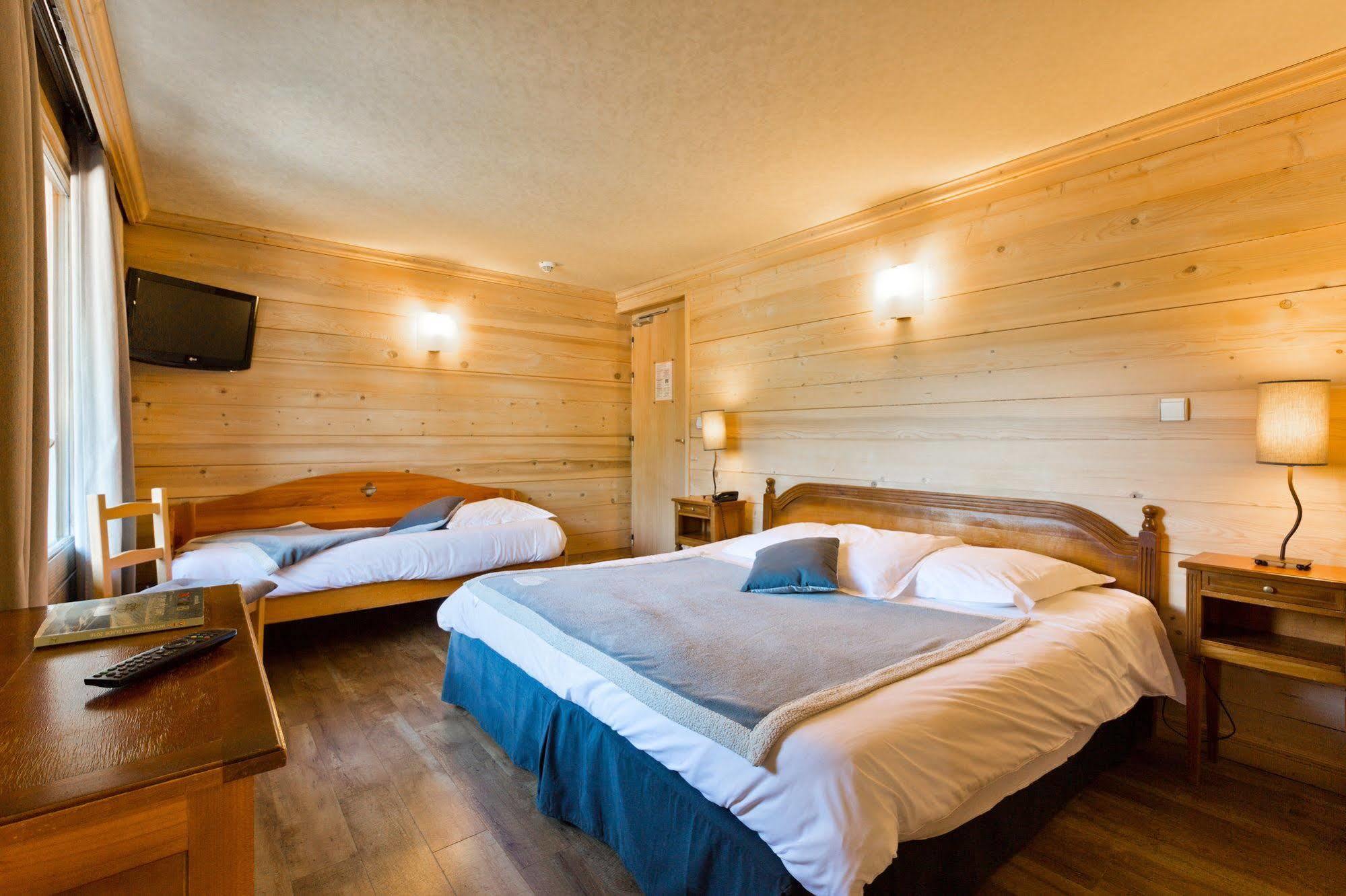 Hotel La Montagne La Clusaz Esterno foto
